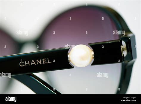 occhiali da sole chanel perle vintage|Occhiali sole chanel vintage .